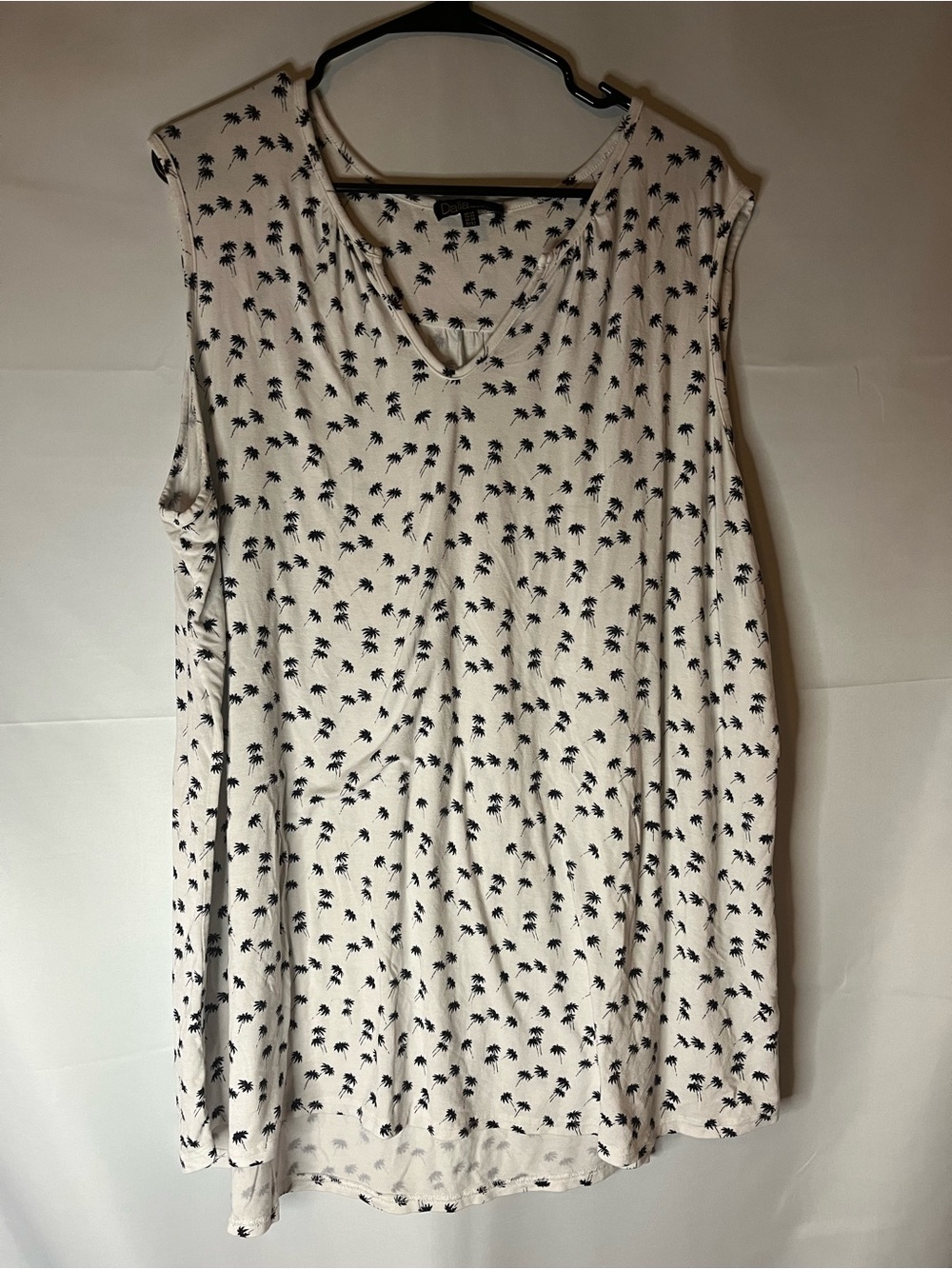 Dalia Cream V-Neck Tank with Black Palm Motif